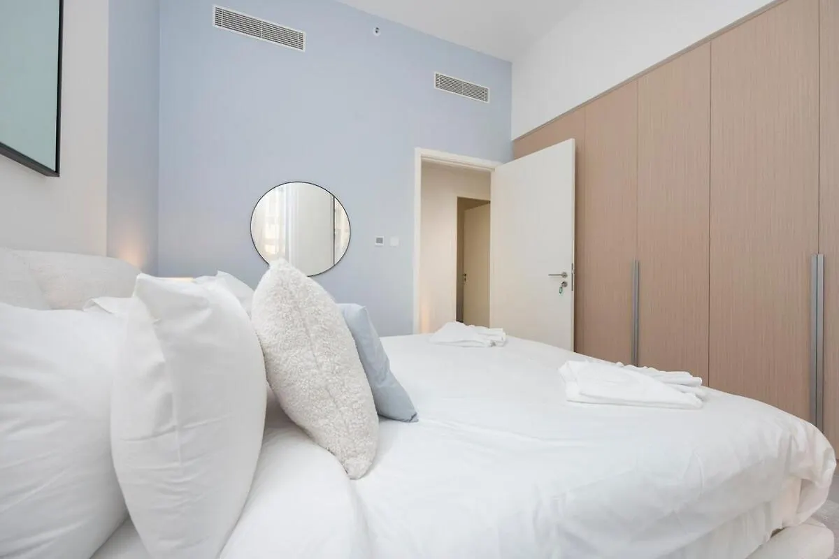 Apartment Sleek 4-Bedroom, Bright Kitchen Space In Dubai Creek Harbour