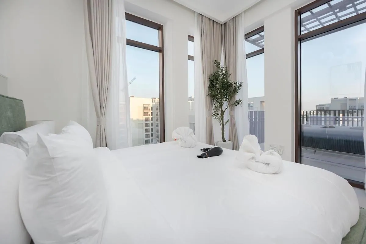 Apartment Sleek 4-Bedroom, Bright Kitchen Space In Dubai Creek Harbour United Arab Emirates