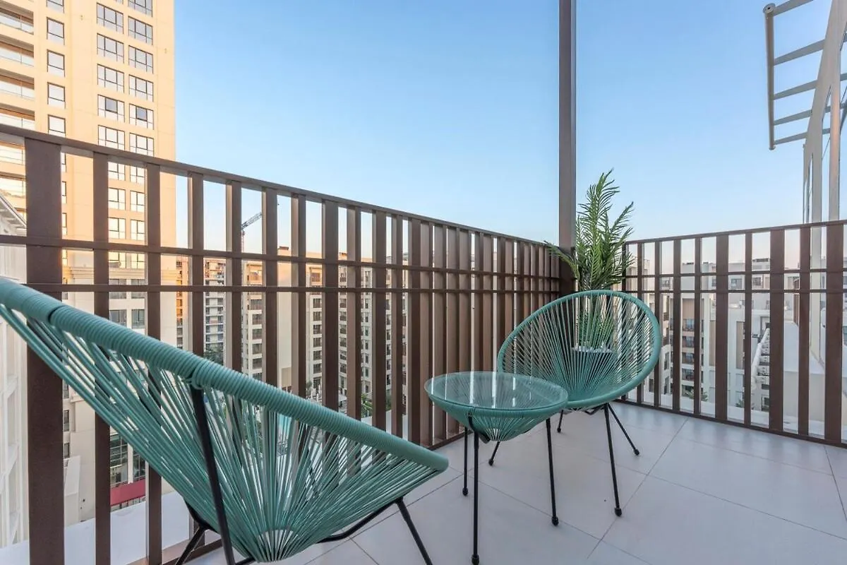 Sleek 4-Bedroom, Bright Kitchen Space In Dubai Creek Harbour Apartment