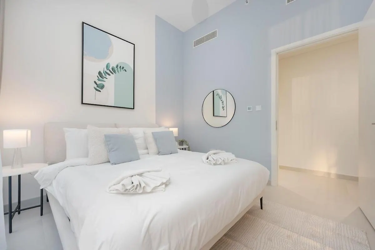 Apartment Sleek 4-Bedroom, Bright Kitchen Space In Dubai Creek Harbour