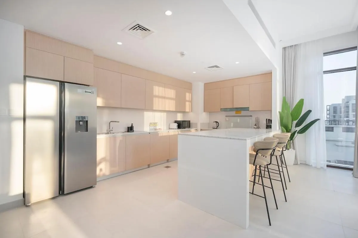 Apartment Sleek 4-Bedroom, Bright Kitchen Space In Dubai Creek Harbour