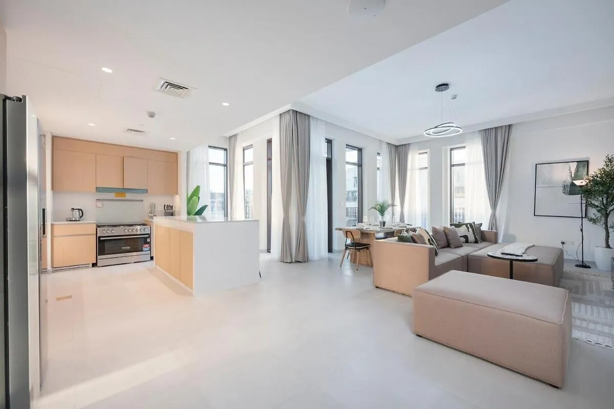 Sleek 4-Bedroom, Bright Kitchen Space In Dubai Creek Harbour 0*,